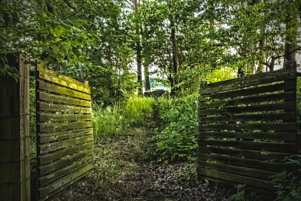 Dodenhuisje Weerselo, toegangshek