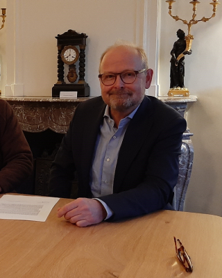 Ondertekening erfpachtakte Oudheidkamer